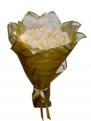 Parlayan Beyaz Gül Buketi