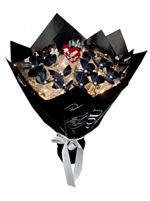 Işıklı Siyah Kelebek Şıklığı