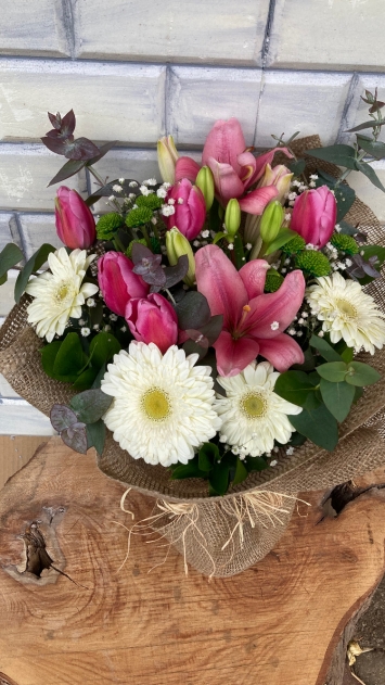 Lale Lilyum ve mevsim buketi