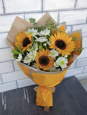 Ayçiçeği ve Papatya Buketi