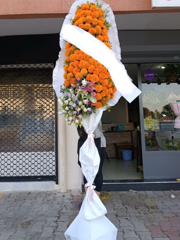 Lisyantus ve Cinye Çelenk